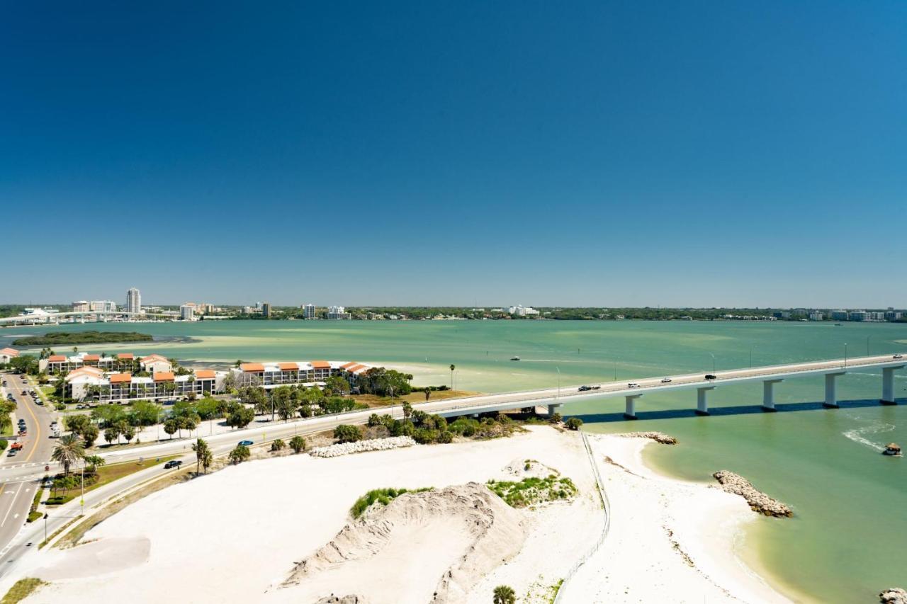 Jw Marriott Clearwater Beach Resort & Spa Exterior photo