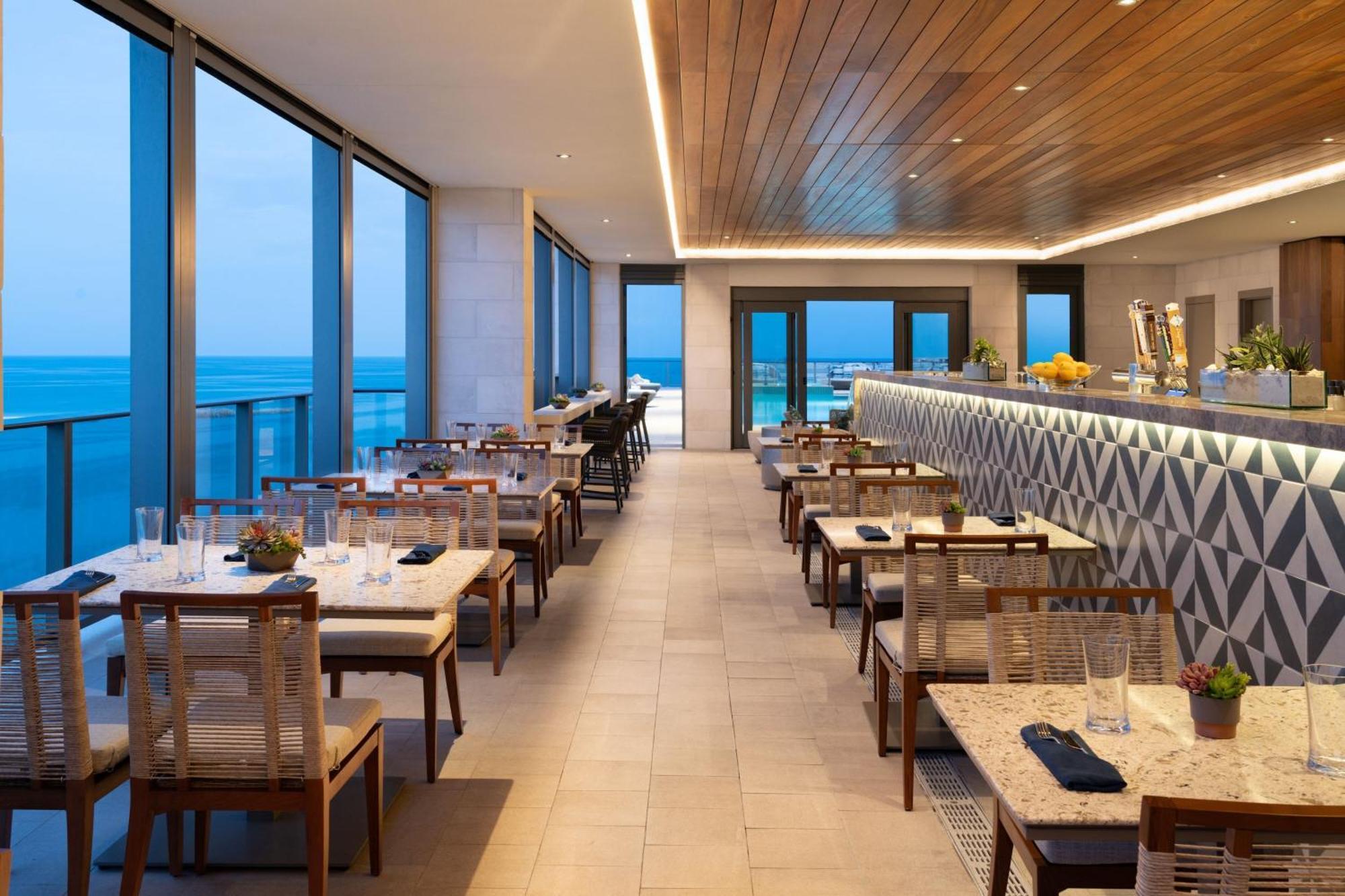 Jw Marriott Clearwater Beach Resort & Spa Exterior photo