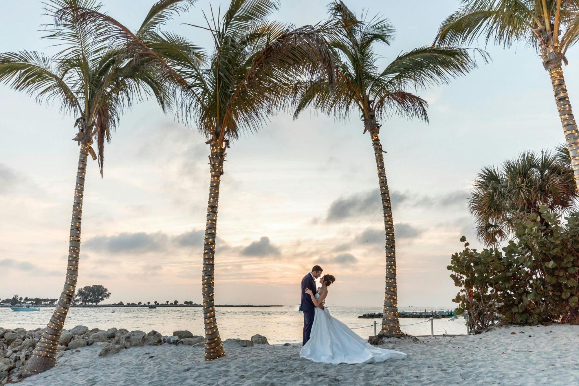 Jw Marriott Clearwater Beach Resort & Spa Exterior photo